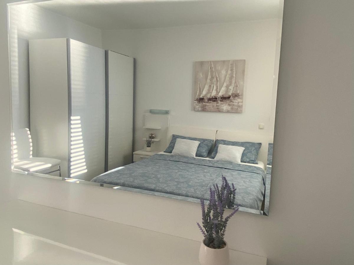 Adria Apartmani Karlobag Exterior foto