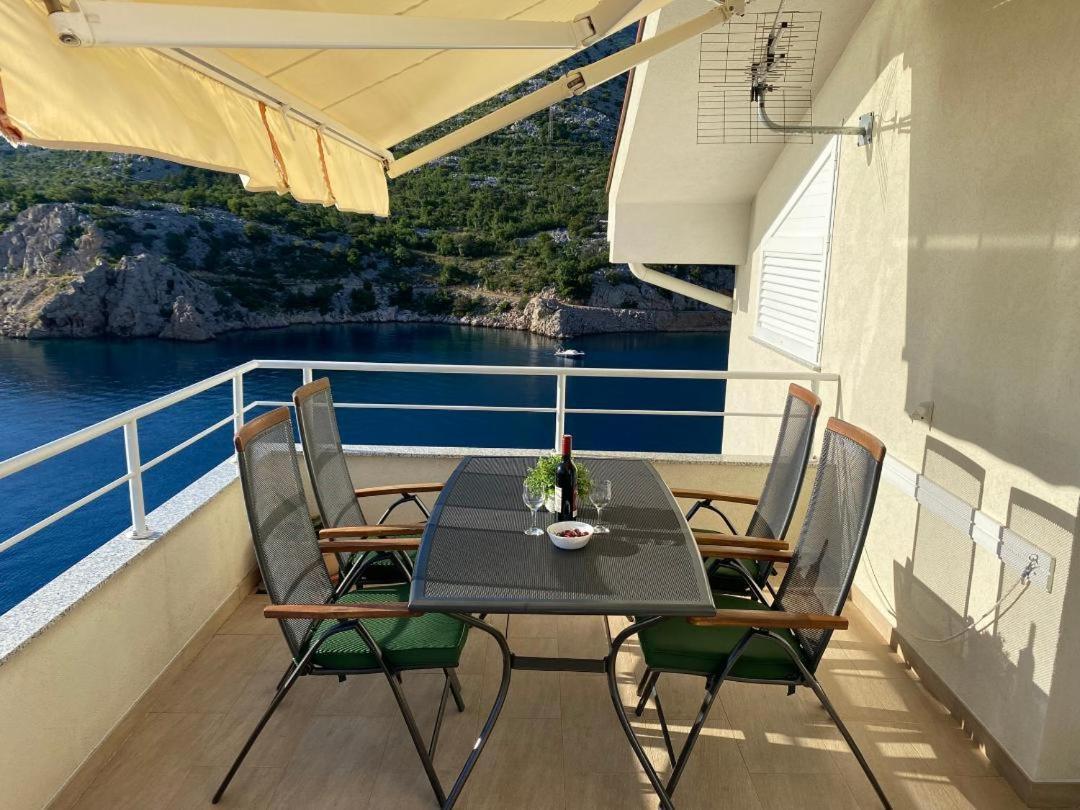 Adria Apartmani Karlobag Exterior foto