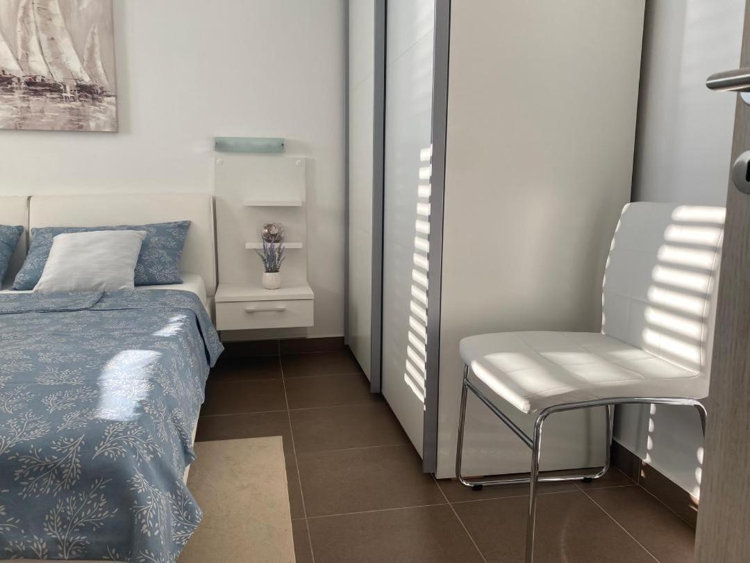 Adria Apartmani Karlobag Exterior foto