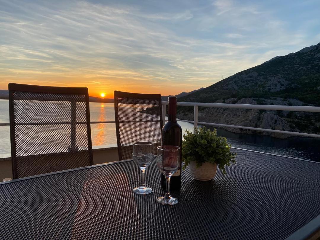 Adria Apartmani Karlobag Exterior foto