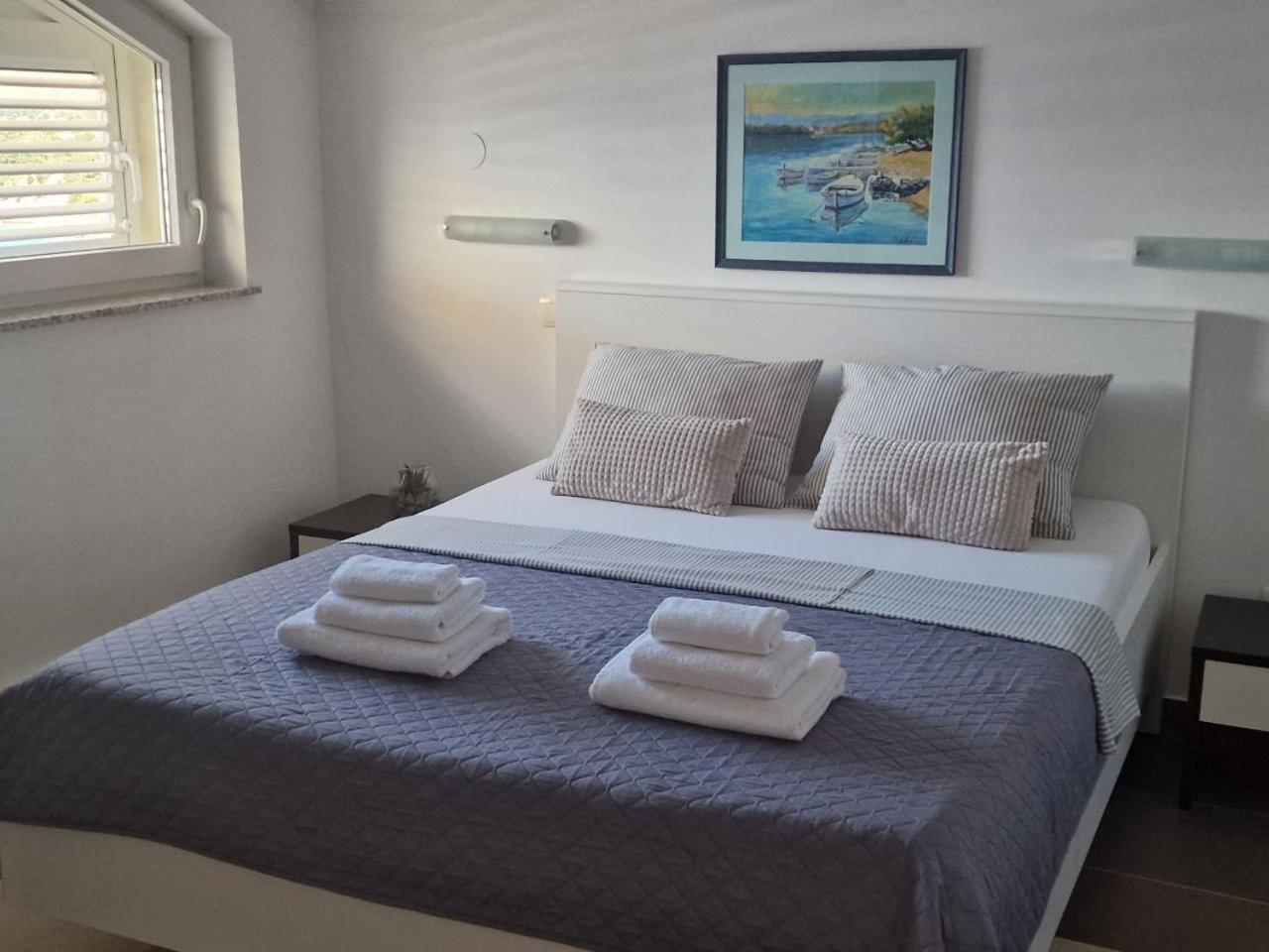 Adria Apartmani Karlobag Exterior foto