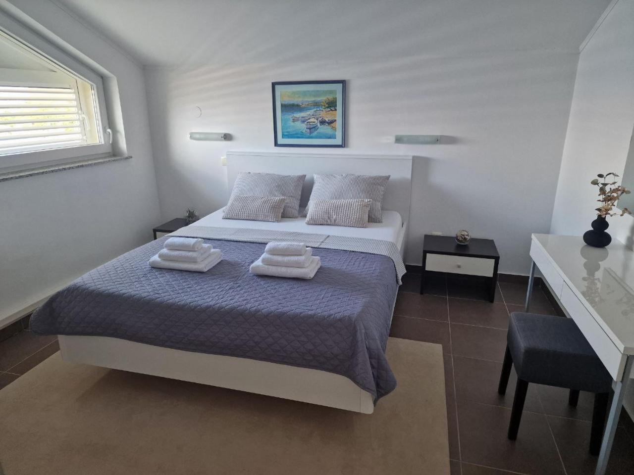 Adria Apartmani Karlobag Exterior foto