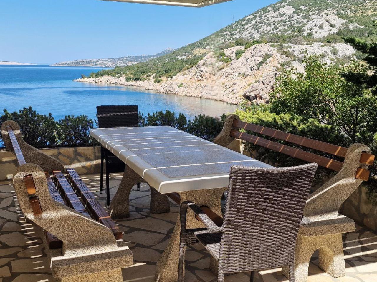 Adria Apartmani Karlobag Exterior foto
