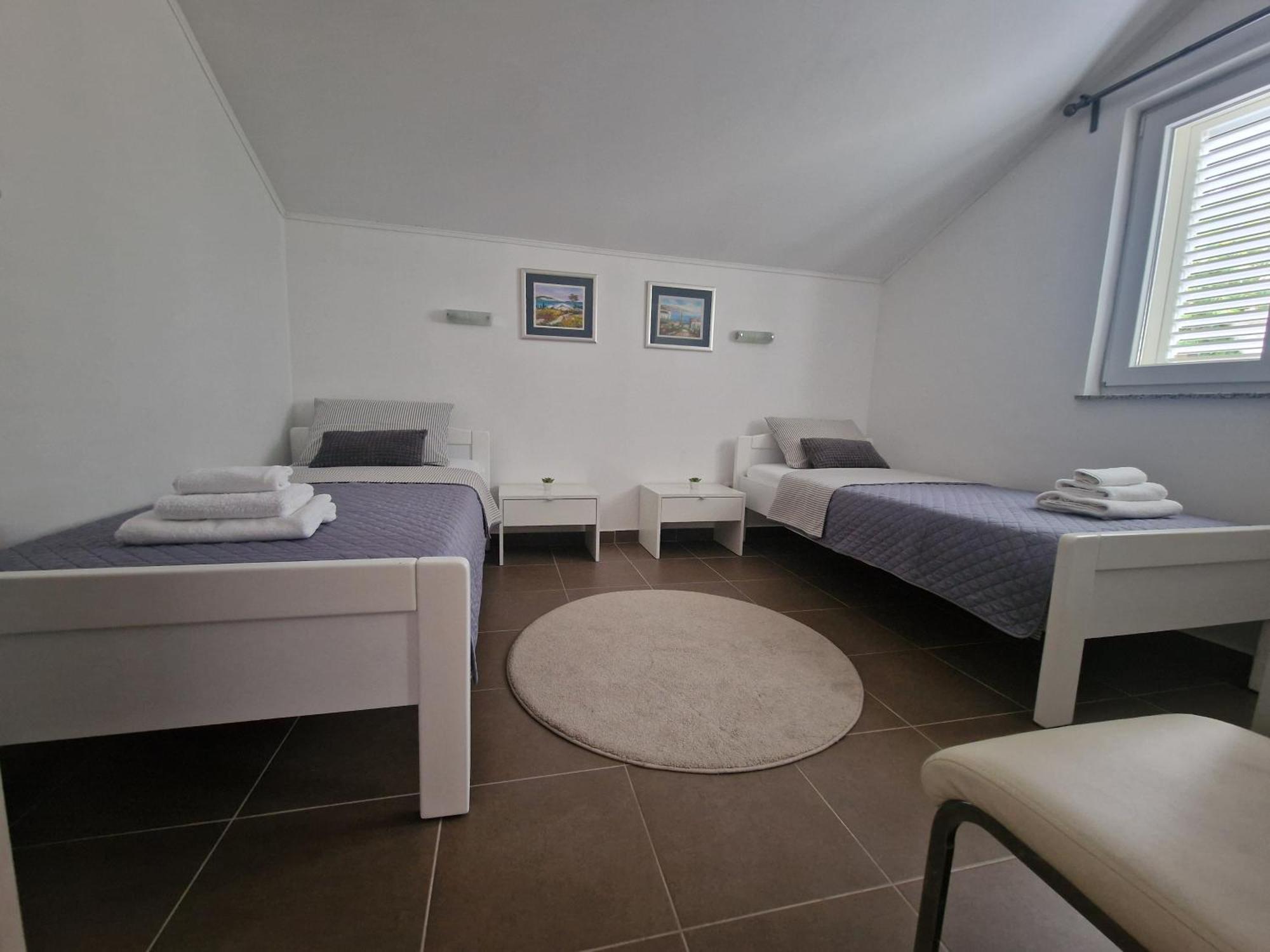 Adria Apartmani Karlobag Exterior foto